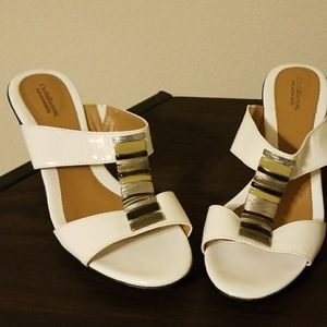 Croft & Barrow womens size9 medium  wedge sandal.